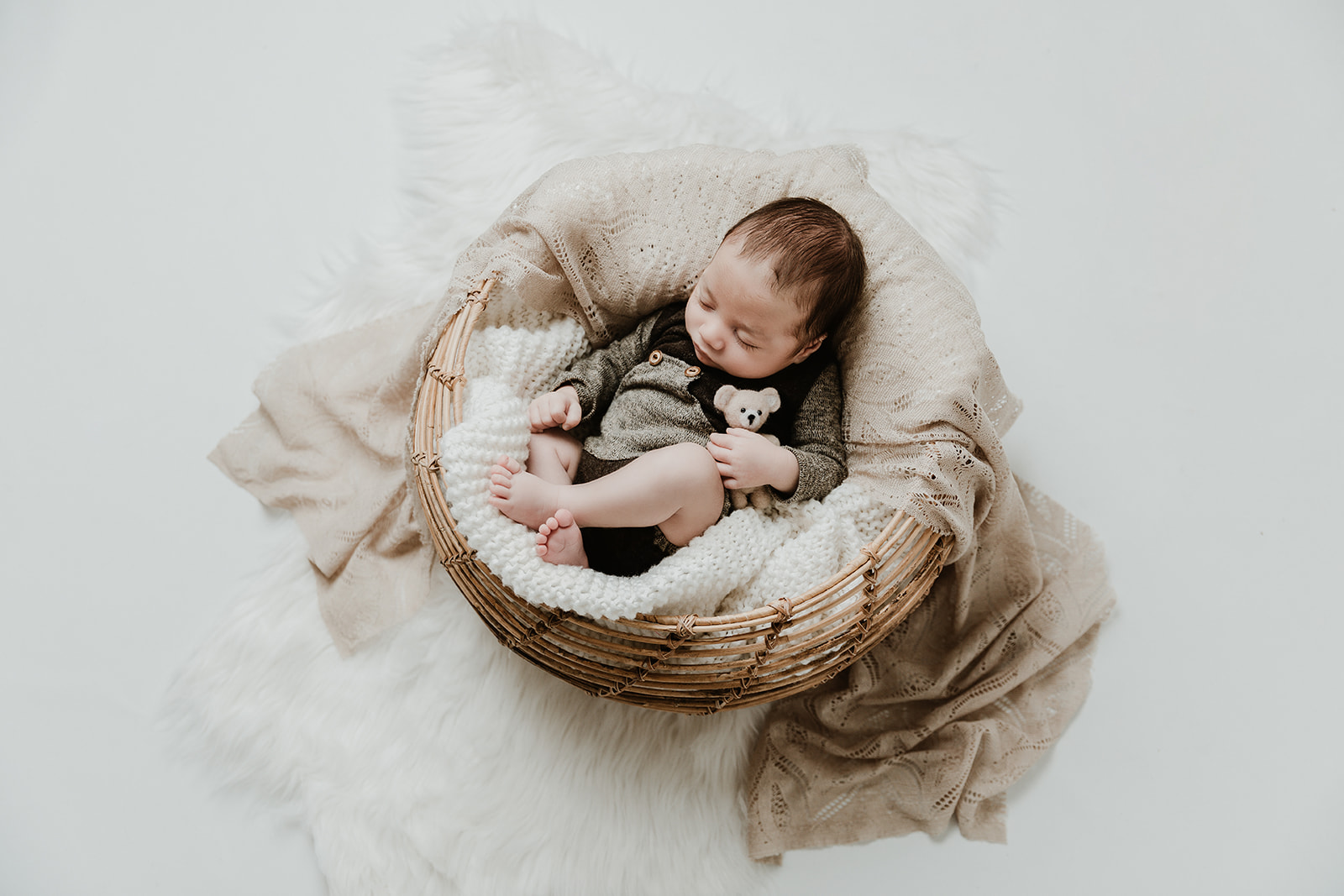 photographie de nouveau-né cocooning
